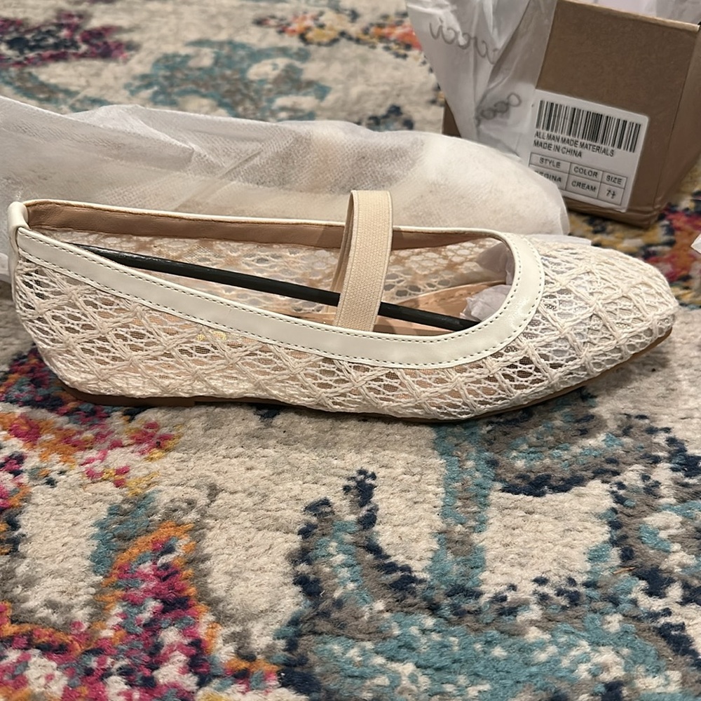 NEW!! CCOCCI Cream Flats Semi Square Toe Cotton Lace - Picture 4 of 4